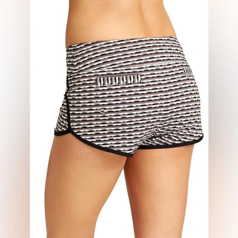 Athleta Waveline Kata Swim Short in Foxtail Taupe size XS - Picture 2 of 5